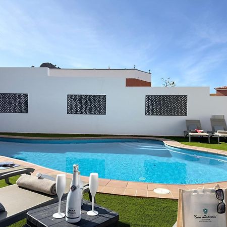 Villa Amorio A Spacious Modern Getaway With A Private Heated Pool & Sea Views Costa Adeje  Exterior photo