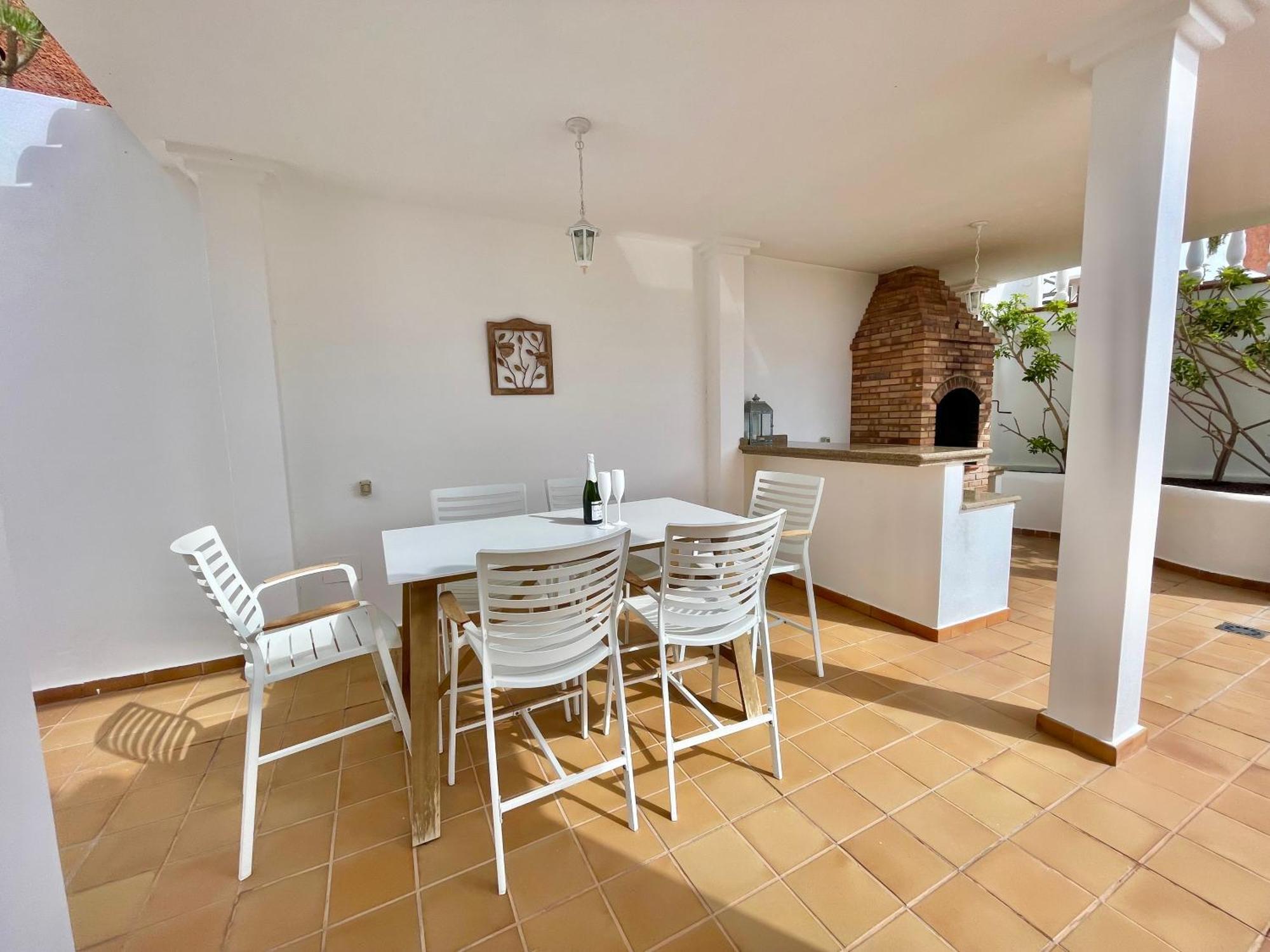 Villa Amorio A Spacious Modern Getaway With A Private Heated Pool & Sea Views Costa Adeje  Exterior photo