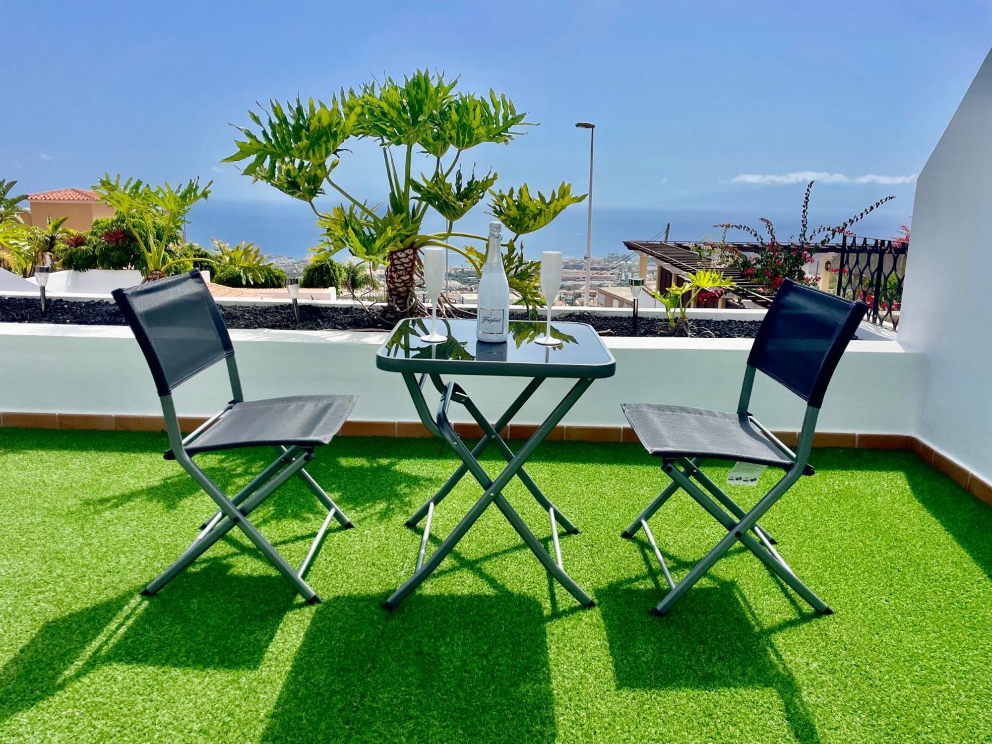 Villa Amorio A Spacious Modern Getaway With A Private Heated Pool & Sea Views Costa Adeje  Exterior photo