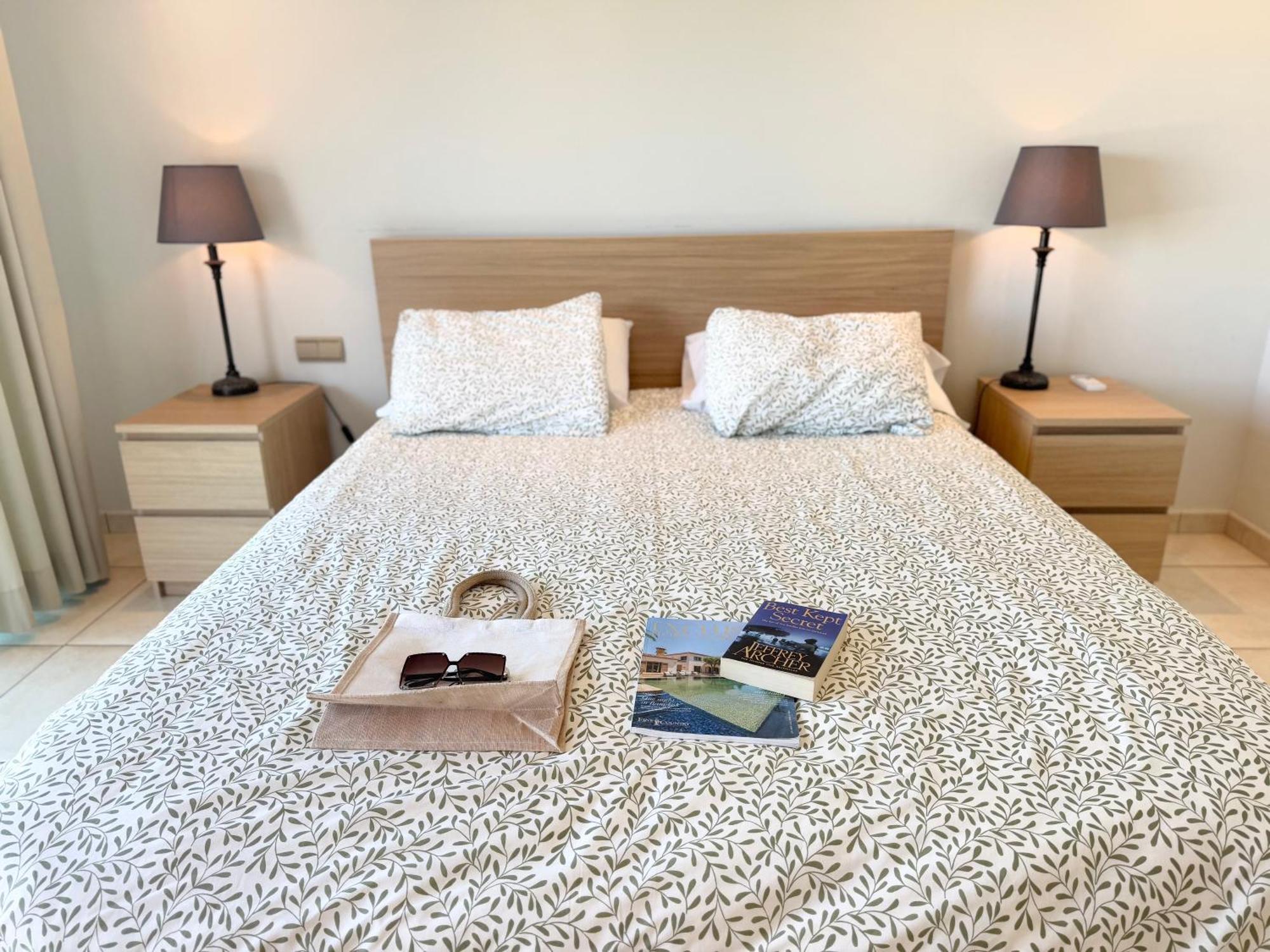 Villa Amorio A Spacious Modern Getaway With A Private Heated Pool & Sea Views Costa Adeje  Exterior photo